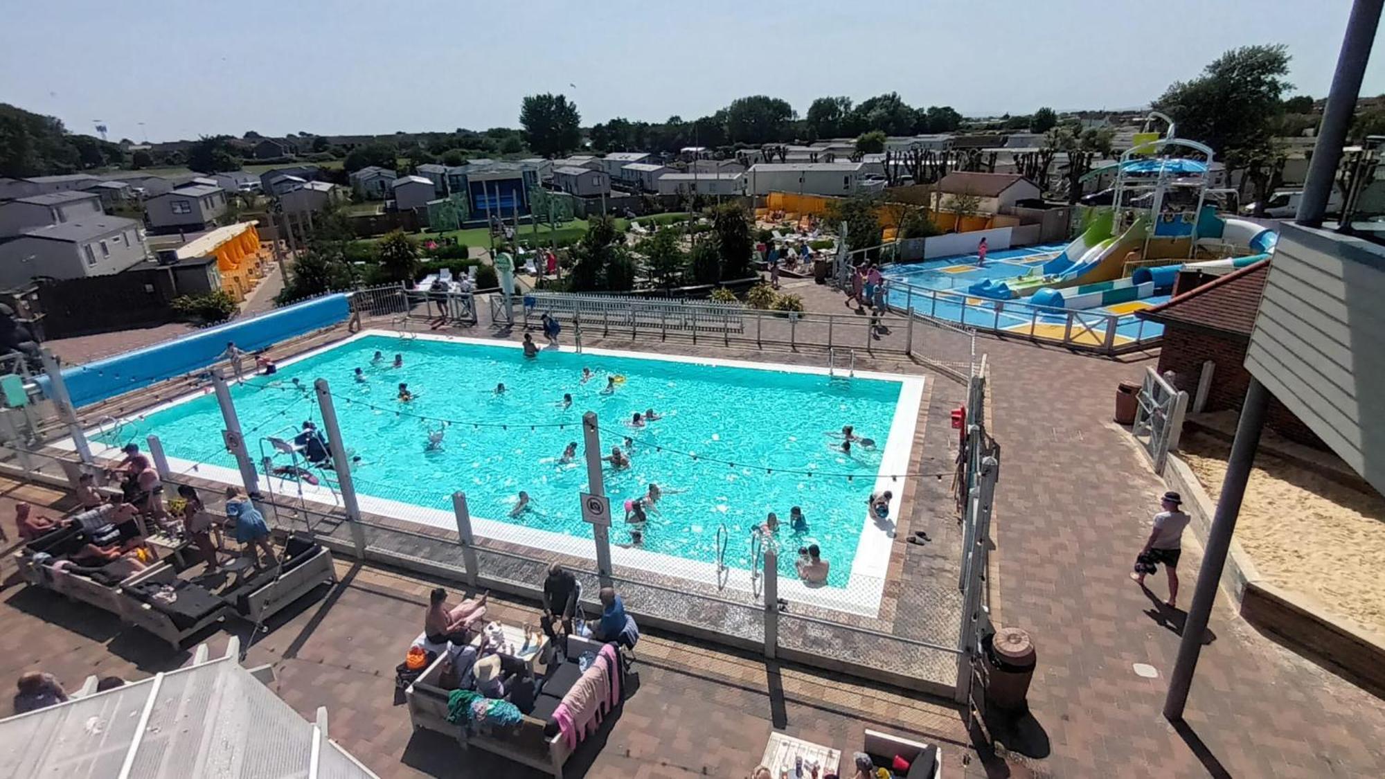 Amor, West Sands Holiday Park, Selsey Exterior photo